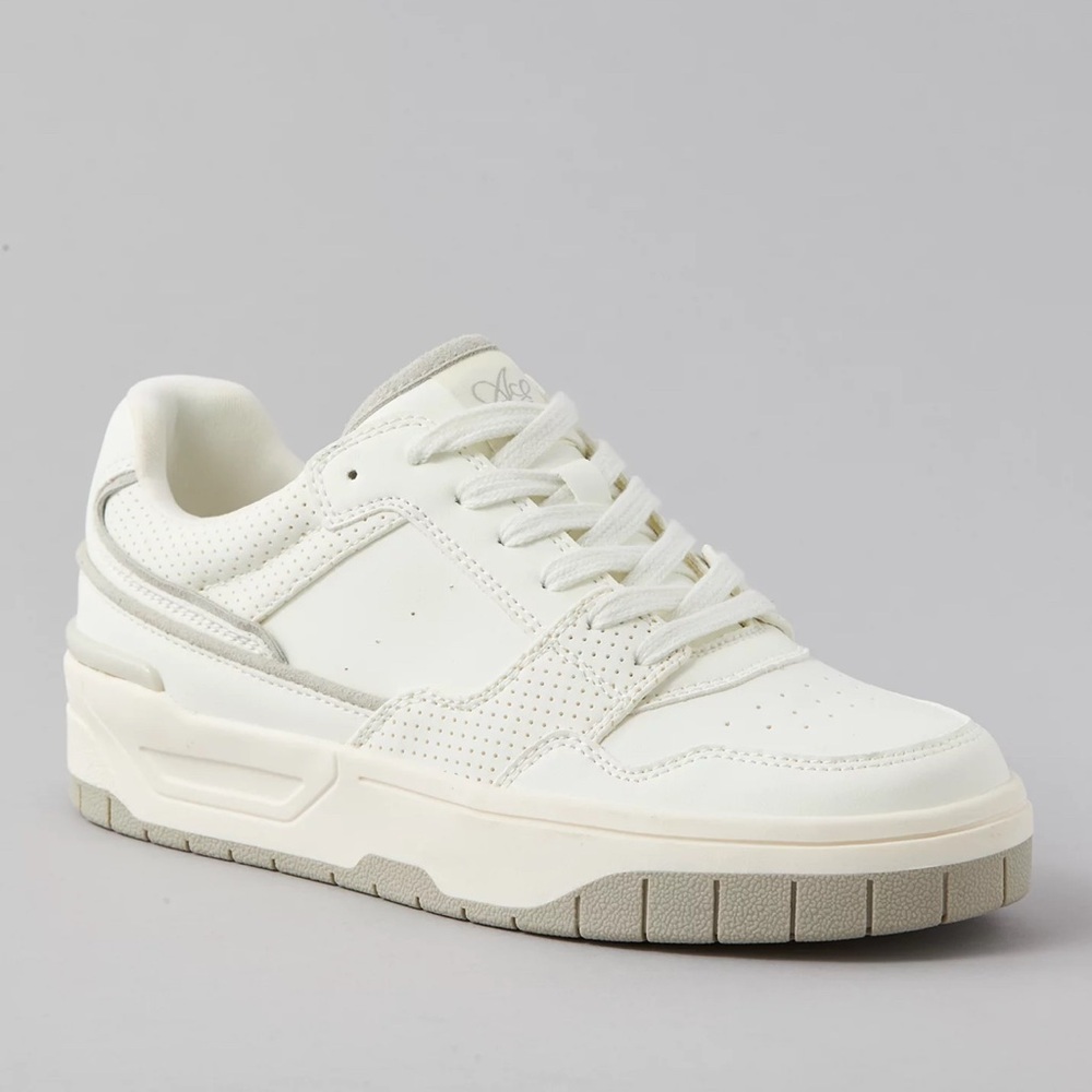 AE Varsity Retro Sneaker